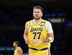 九游APP-东契奇三双独行侠胜活塞比赛回顾